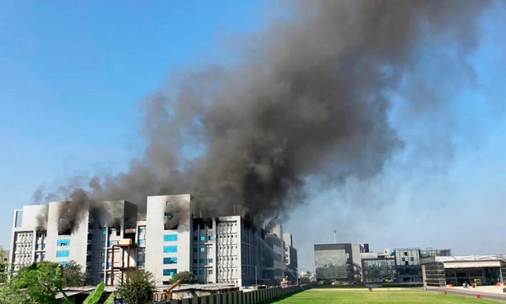 Ινδία: Φωτιά στο μεγαλύτερο εργοστάσιο παραγωγής εμβολίων κορονοϊού!